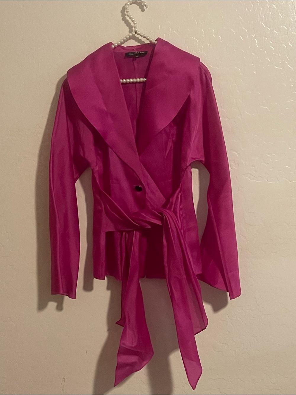 Jones New York Collection 100% Silk Magenta Blouse With Big Collar Size M
